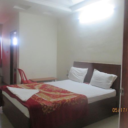 Sri Sai Ganesh Lodge Haiderabad Buitenkant foto