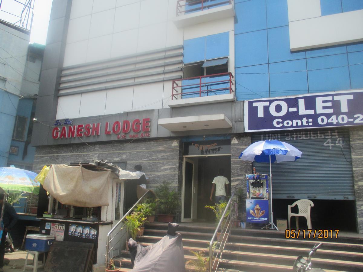 Sri Sai Ganesh Lodge Haiderabad Buitenkant foto